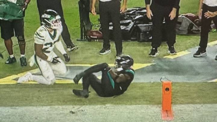 Tyreek Hill, de los Dolphins, se disloca la rodilla izquierda ante los Jets (Video)