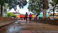 Recién instalaron cables en la plaza Bolívar y ya casi se los roban