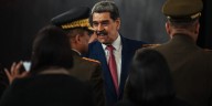 Asesores de Trump intensifican esfuerzos para desestabilizar el régimen de Maduro en Venezuela, según informes de The New York Times.