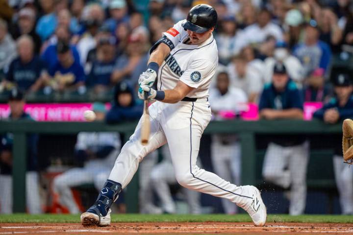 Mariners clinch American League West title for first time since 2001