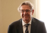 Presidente Boric nombra a exembajador Jaime Gazmuri como presidente del directorio de TVN
