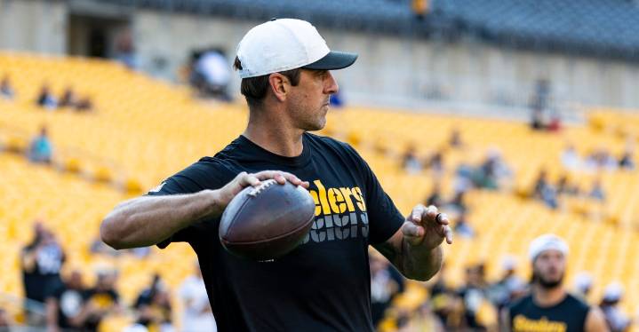 Aaron Rodgers named Steelers captain