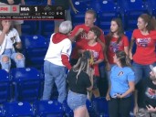 Phillies fan who took baseball from kid offered $5K for her autograph
