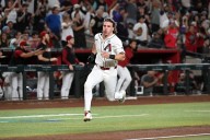 The Mets kept a passing lane open in the race for the NL’s final wild