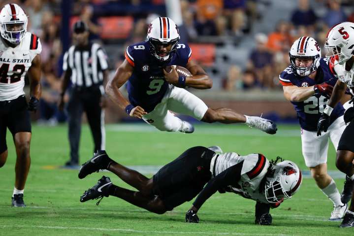 Hugh Freeze evaluates Deuce Knight’s Auburn debut against Ball State