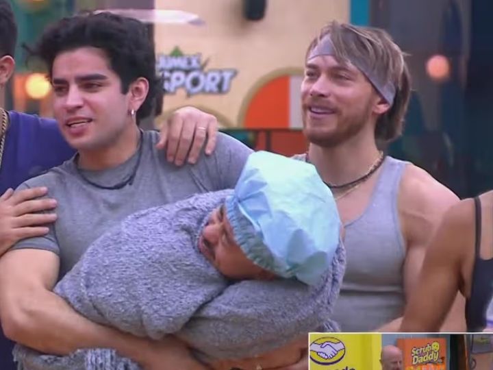 VIDEO: Aarón Mercury sufre incómodo momento (guiño guiño) en LCDLF e internet no tiene nada decente que decir