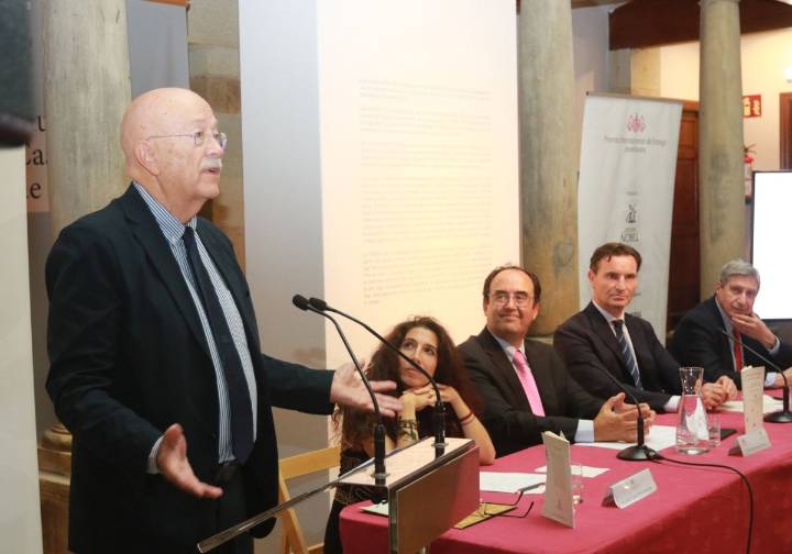 El reconocimiento «a quienes con su obra enriquecen la sociedad»
