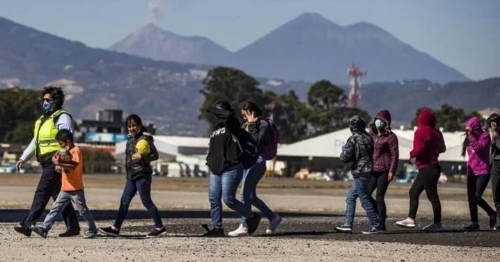 Juez bloquea plan del Gobierno para deportar a niños a Guatemala