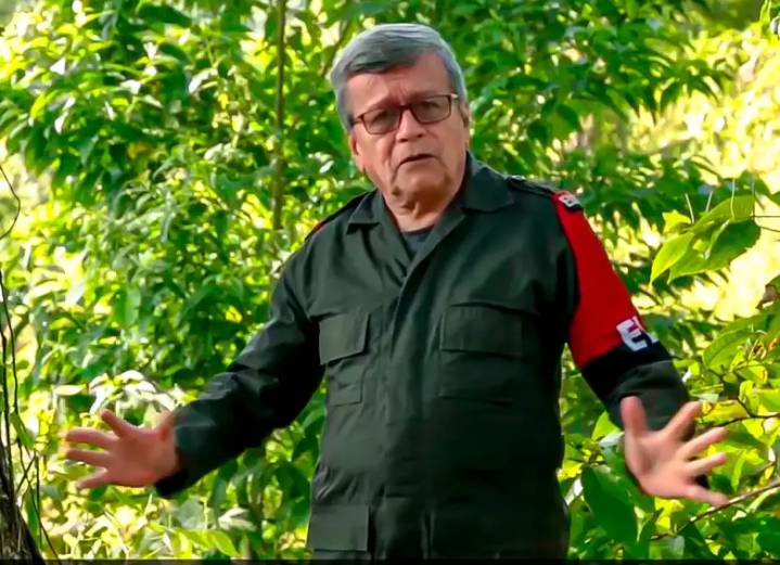 ELN pide reactivar diálogos de paz tras crisis con el Gobierno