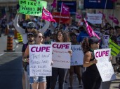 Thousands sign petitions to support Air Canada flight attendants in wage fight