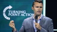 Comentarista Charlie Kirk, aliado de Trump, recibió un disparo en universidad de EE.UU.