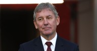 Bryan Robson disagrees with Ruben Amorim about two Manchester United issues