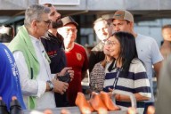 Delcy Rodríguez inspecciona producción en fábrica de calzados Kickers