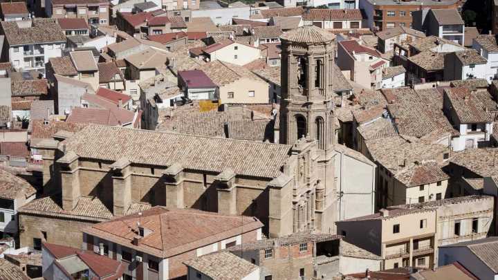 Andorra mejora el firme de varias calles y se asfaltan tres viales nuevos del cementerio municipal
