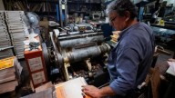 Pymes en alerta: Sin crédito, con caída del empleo y riesgo de crisis similar a 2001