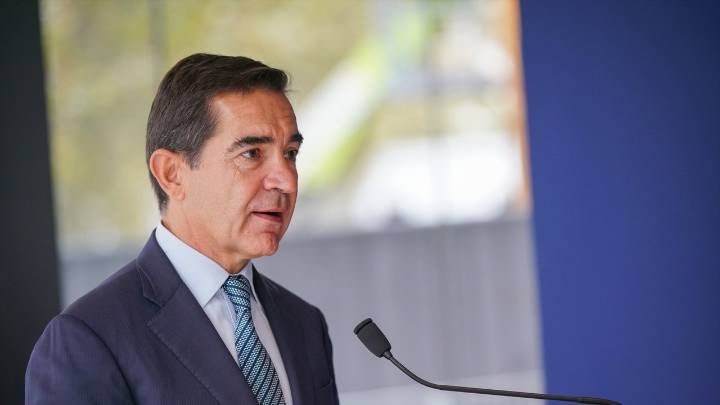 El presidente del BBVA avisa a Sabadell: "Si la opa no sale, sufrirá una caída relevante en Bolsa"