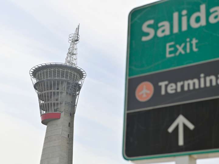 Turismo y pagos de tarjetas al exterior aumentan 84% en el año: cuántos dólares se fueron por esta vía