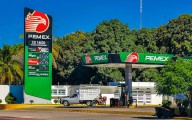 México mantiene seis meses más el precio tope de la gasolina para contener la inflación