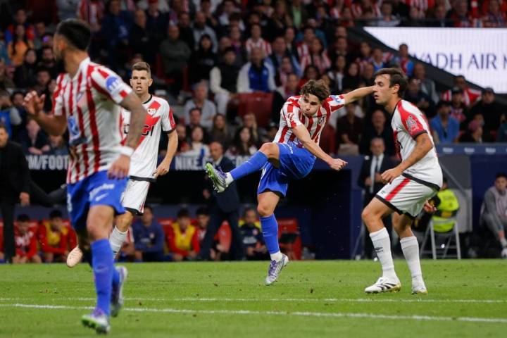 Hat-trick de Julián para el triunfo de Atlético en España