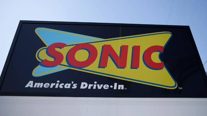SONIC donates $30K to support Little Rock schools