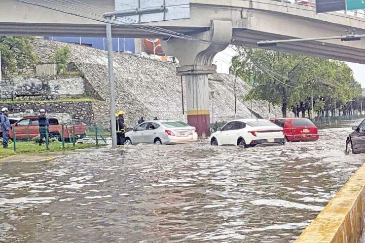 Granizo en Pachuca y La Reforma