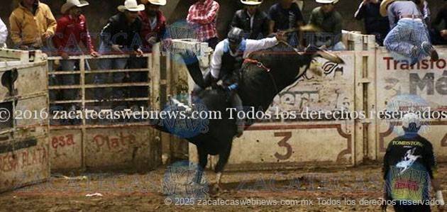 ¡OCHO SEGUNDOS DE ADRENALINA CON CUERNOS CHECOS!