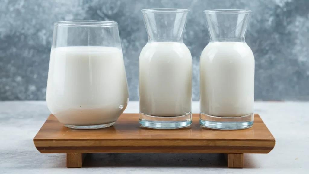 Conoce las diferencias entre la leche entera, descremada y semidescremada