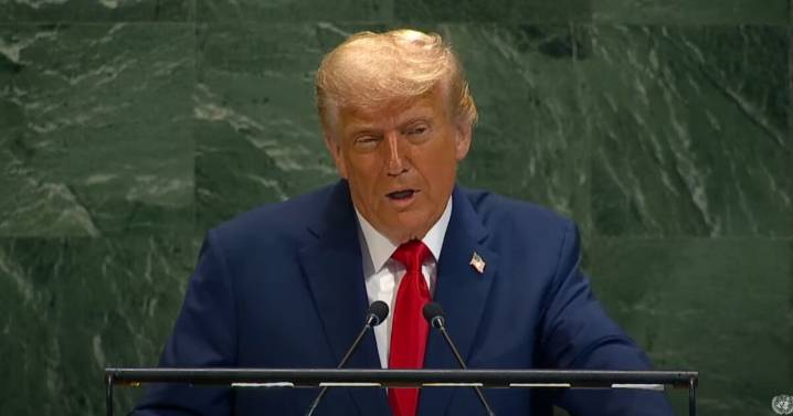 Trump critica reconocimiento a Estado palestino y advierte con “volar por los aires” a narcotraficantes venezolanos