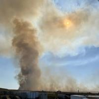 Firefighters respond to brush fire near I-82 and E Christensen Rd in Kennewick
