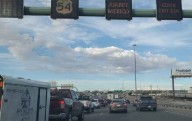 Video: Bloqueo por el Grito genera caos vial en ambos lados de la frontera