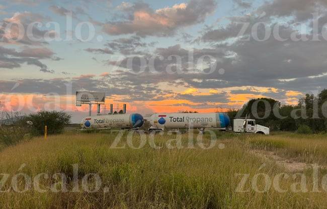 Trailero se da la fuga tras choque en bulevar Vito Alessio Robles