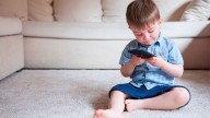 Cuatro ideas simples para evitar que los niños usen el celular en la mesa