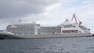 El crucero "Silver Spirit" visita Gijón con más de seiscientos pasajeros