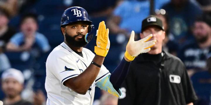 Junior Caminero reaches 40 homers, 100 RBIs in Rays' win over Mariners