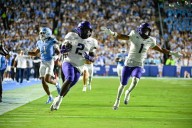 Deadspin | TCU RB Kevorian Barnes appears to injure leg against Abilene Christian