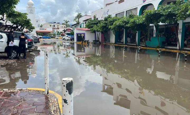 Se vuelven a inundar en Las Glorias y Zona Hotelera Norte de Vallarta