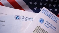 Importante cambio en pagos a la USCIS: adiós a cheques y giros postales