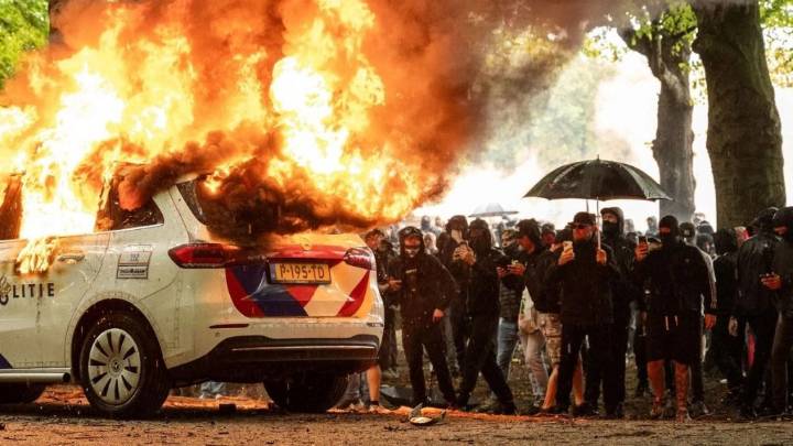 Violencia en manifestación de derecha en Holanda a semanas de las elecciones generales
