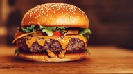 La 'Liga Burger' convierte a este parking de Aragón en el reino de las hamburguesas