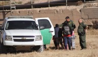Migrantes mexicanos son acusados de intentar estrangular a agente de Patrulla Fronteriza