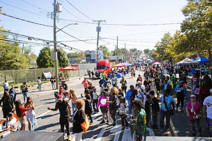 Photos: Bronx residents enjoy fourth annual Summer Sounds Block Party on Laconia Avenue