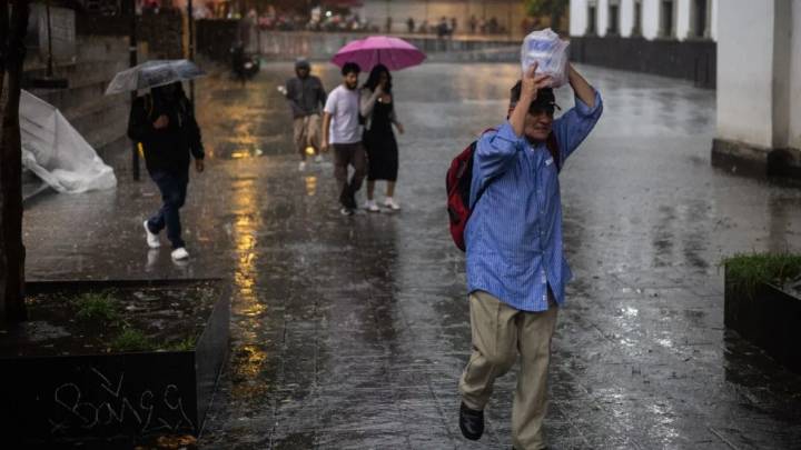 Clima hoy 13 de septiembre: Monzón mexicano y onda tropical mantienen alerta de lluvias en el país