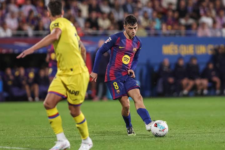 El majestuoso Pedri pone a volar al Barça
