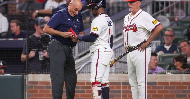 Brett Wisely starting at 2B for Braves in wake of Ozzie Albies injury