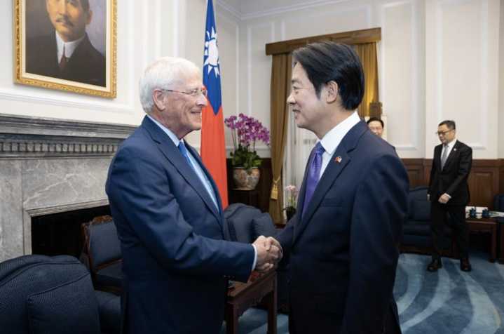 Presidente Lai da la bienvenida a miembros del Comité de Servicios Armados del Senado de EE. UU.