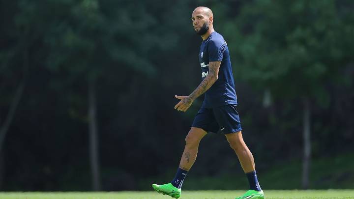 ¿Por qué Pumas le reclamó cinco millones de dólares a Dani Alves?