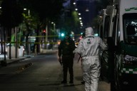 Tenía dos órdenes de alejamiento: qué se sabe sobre el hombre que asesinó a expareja y murió al caer de balcón en Santiago