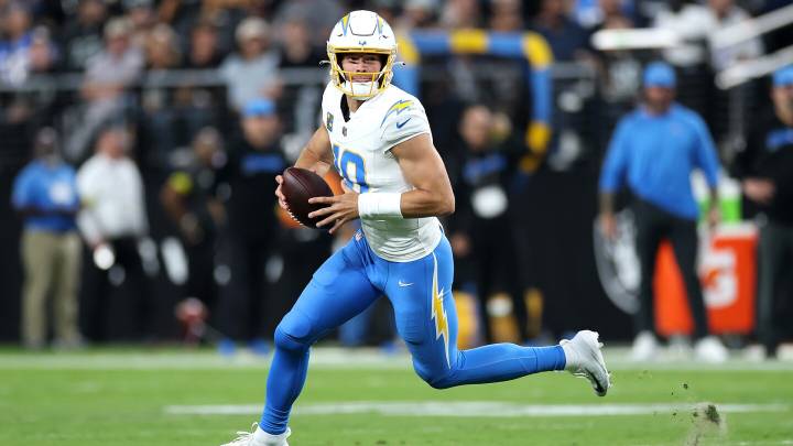 Herbert leading Chargers with new mentality