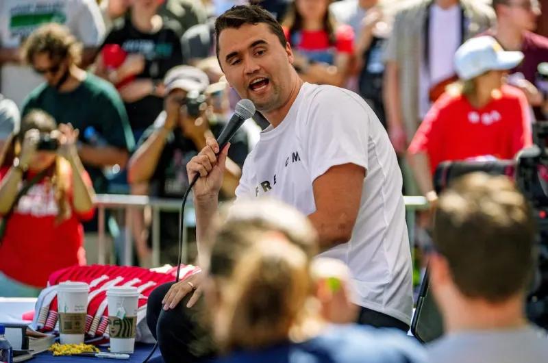 Continúa la búsqueda del sospechoso por la muerte de Charlie Kirk