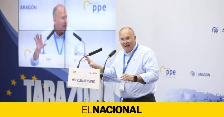 Tellado quiere "cavar la fosa del Gobierno" y Sánchez lo acusa de rendirse "al odio de la ultraderecha"